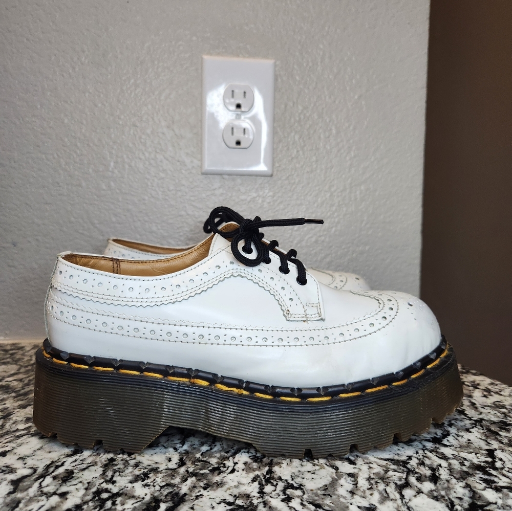 Dr. Martens | Vintage Platform Brogue | Size 8